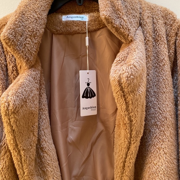 Angashion fuzzy, long coat - Picture 6 of 6